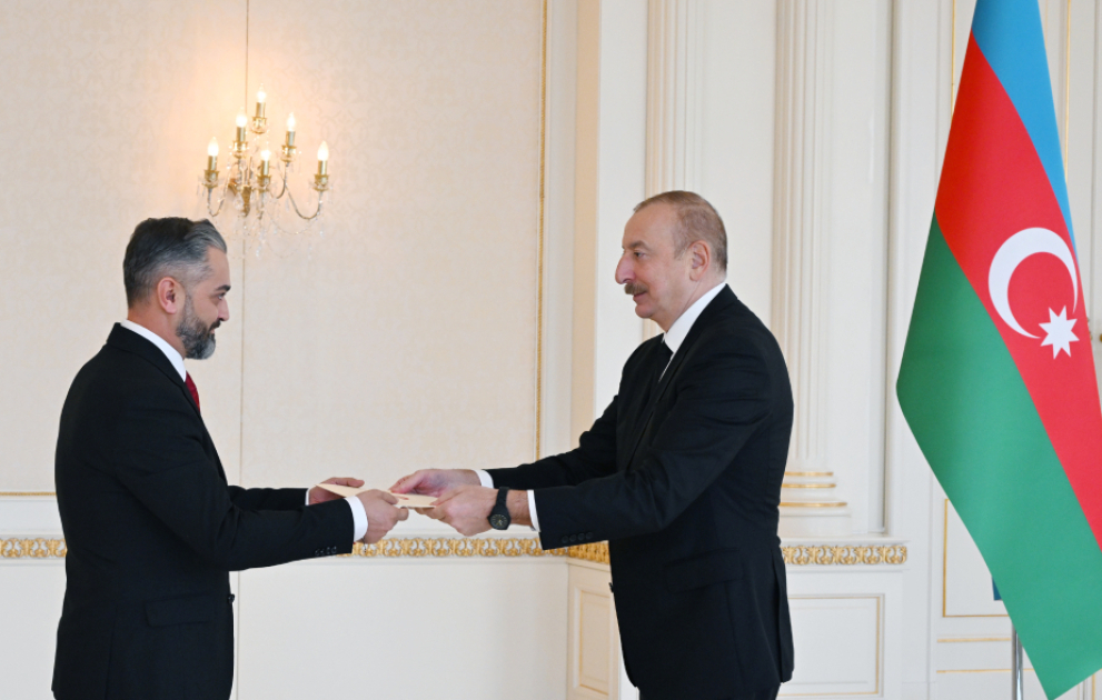 Le président de la République reçoit les lettres de créance du nouvel ambassadeur d’Albanie MIS A JOUR VIDEO