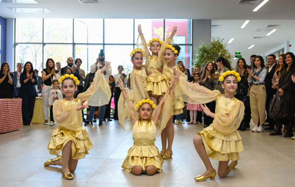 ADA İbtidai Məktəbində ilk Payız festivalı - məhsul bayramı keçirilib VİDEO