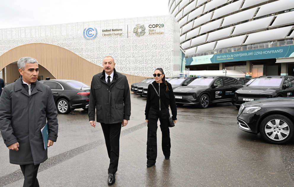 Prezident İlham Əliyev Bakı Olimpiya Stadionunun ərazisində COP29-la bağlı yaradılan şəraitlə tanış olub  YENİLƏNİB VİDEO