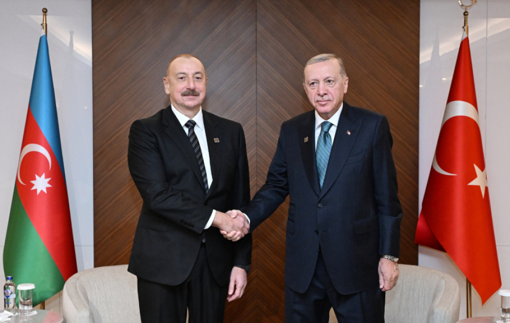 Bişkekdə Azərbaycan Prezidenti İlham Əliyevin Türkiyə Prezidenti Rəcəb Tayyib Ərdoğan ilə görüşü olub  YENİLƏNİB-2 VİDEO