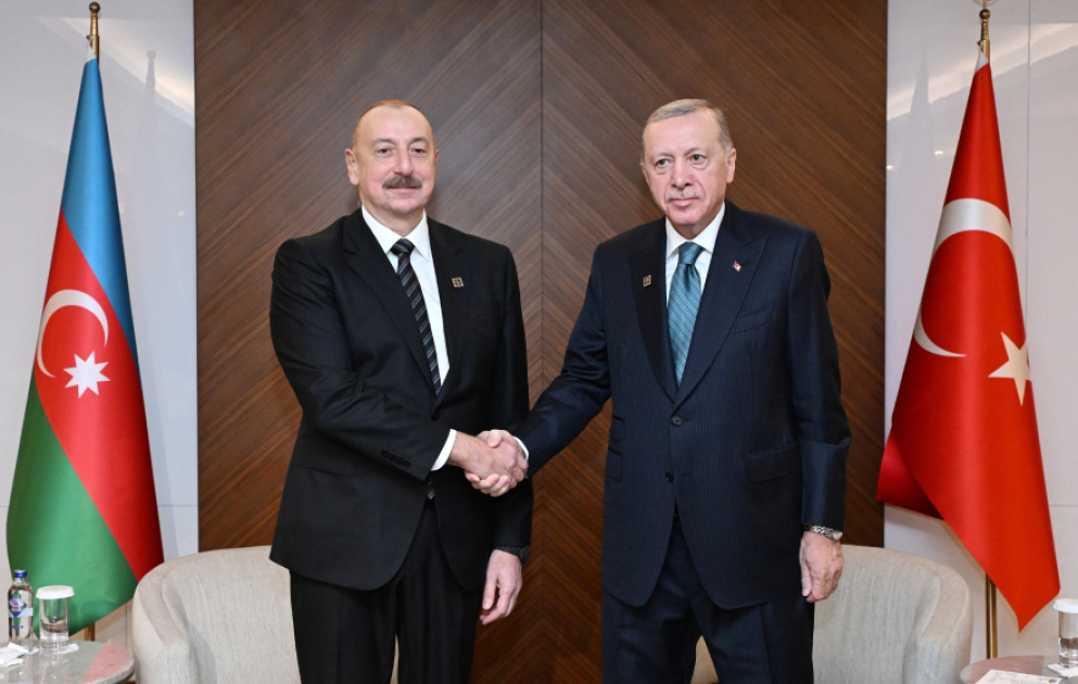 Le président azerbaïdjanais rencontre son homologue turc à Bichkek MIS A JOUR VIDEO
