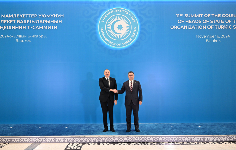 Präsident Ilham Aliyev nimmt am 11. Gipfeltreffen der Staatschefs der Organisation Türkischer Staaten in Bischkek teil VIDEO