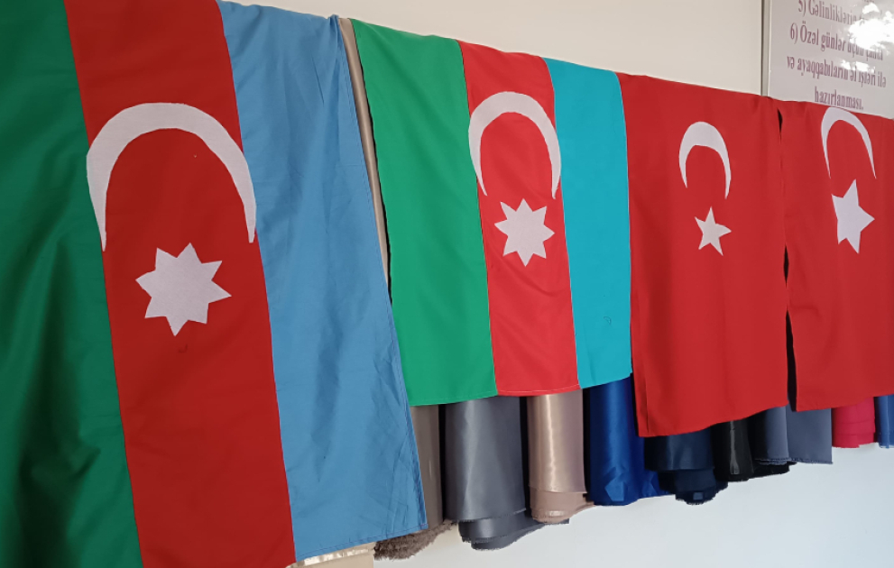 Bayraq tikən dərzilər Vətən müharibəsi günlərində də dayanmadan işləyiblər - REPORTAJ - FOTO VİDEO
