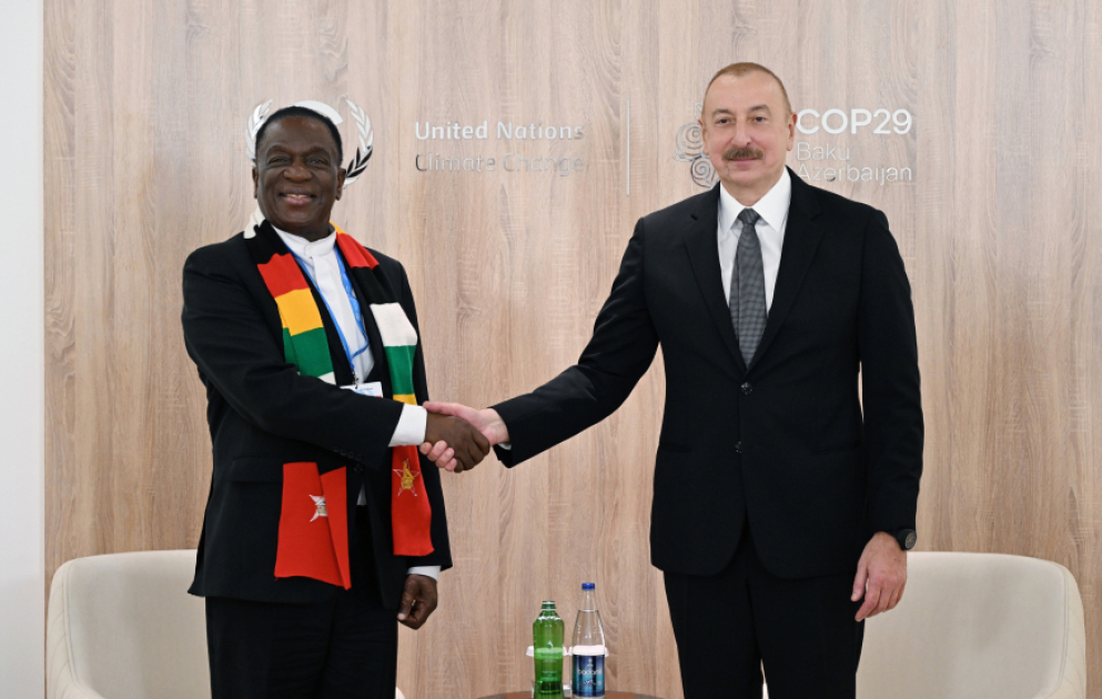 Prezident İlham Əliyev Zimbabve Prezidenti ilə görüşüb  YENİLƏNİB  VİDEO