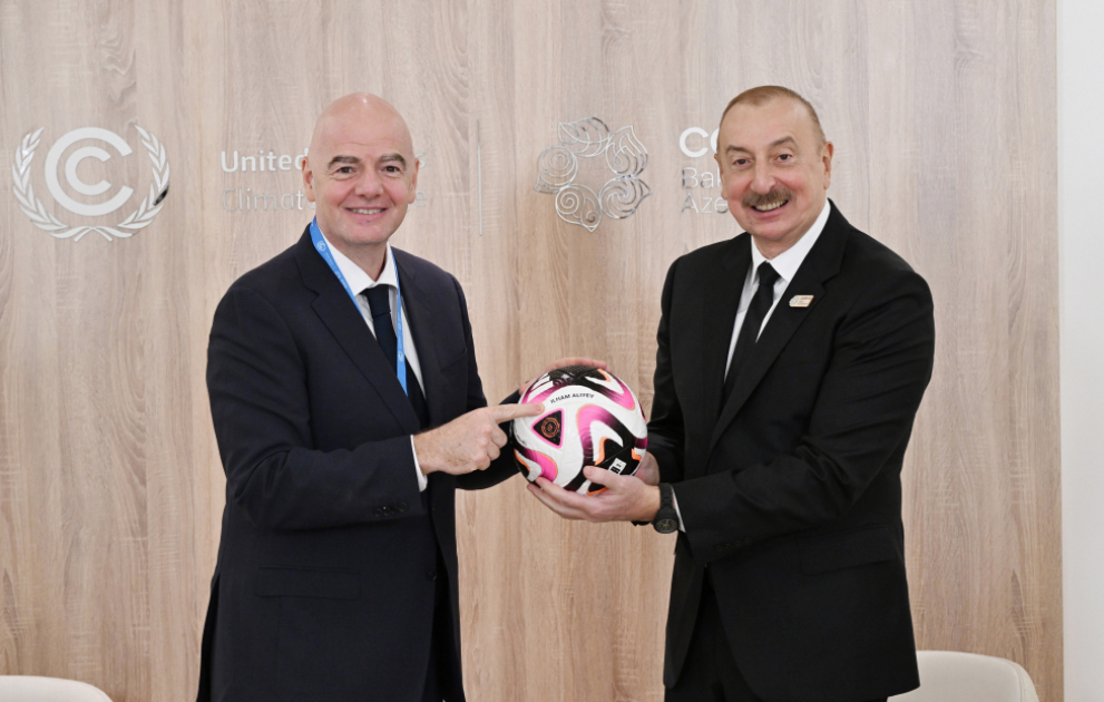 Präsident Ilham Aliyev trifft sich mit FIFA-Präsident Gianni Infantino AKTUALISIERT VIDEO