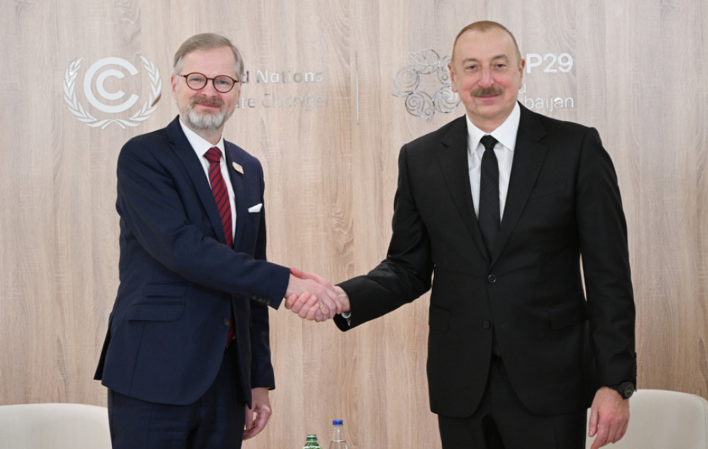 Prezident İlham Əliyev Çex Respublikasının Baş naziri ilə görüşüb  YENİLƏNİB VİDEO