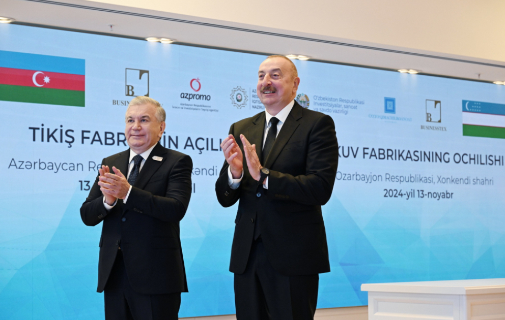 Azərbaycan Prezidenti İlham Əliyev Özbəkistan Prezidenti Şavkat Mirziyoyev ilə görüşübGörüşdə Xankəndidə tikiş fabrikinin videobağlantı vasitəsilə açılışı olub  YENİLƏNİB VİDEO