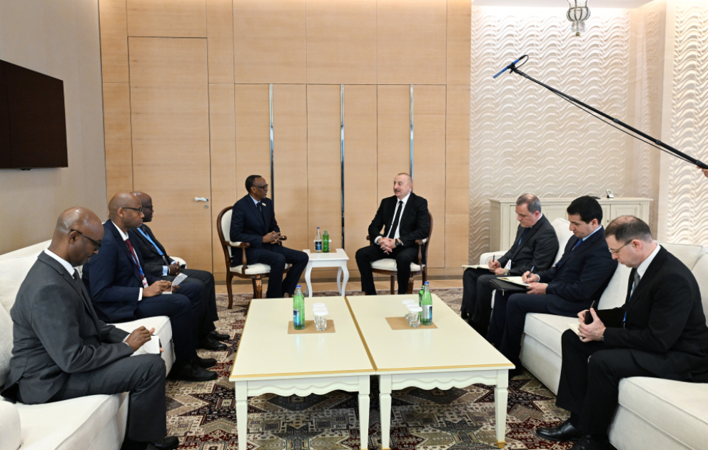 Le président Ilham Aliyev rencontre son homologue rwandais Paul Kagame MIS A JOUR VIDEO