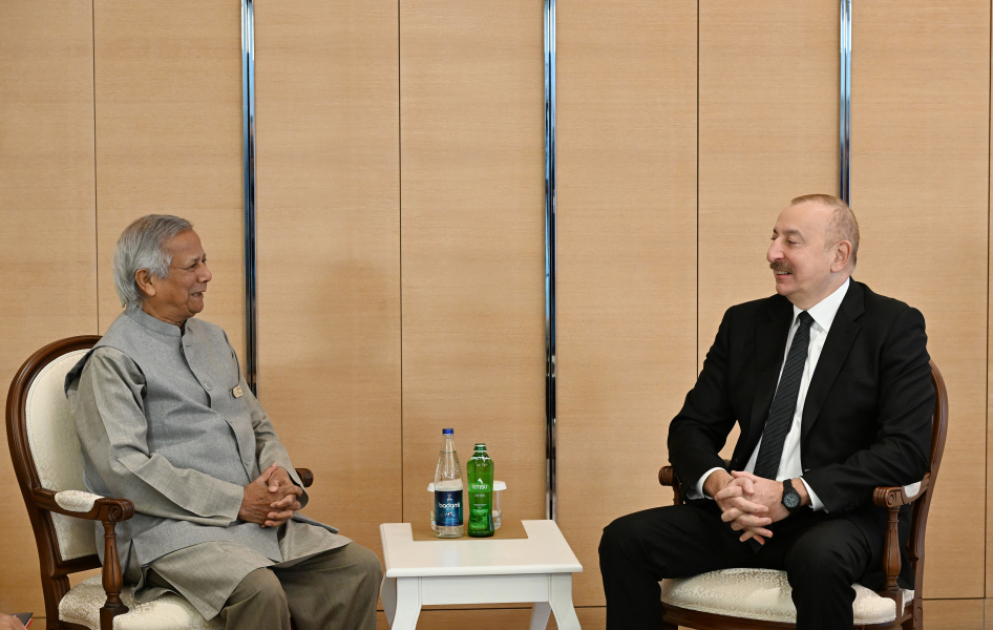 Prezident İlham Əliyev Banqladeş Müvəqqəti Hökumətinin Baş müşaviri ilə görüşüb  YENİLƏNİB VİDEO