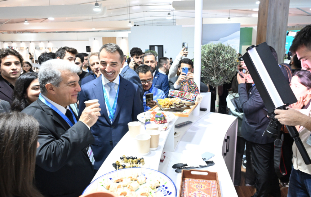 “Barselona”nın prezidenti COP29-un pavilyonları ilə tanış olub VİDEO