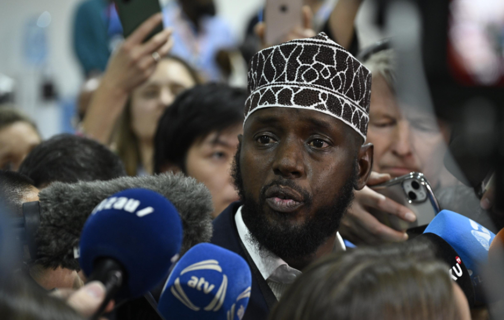 “Power Shift Africa”nın direktoru: İqlim dəyişmələrinə səbəb olan ölkələrin vurduqları zərərə görə məsuliyyət daşımalarını istəyirik VİDEO