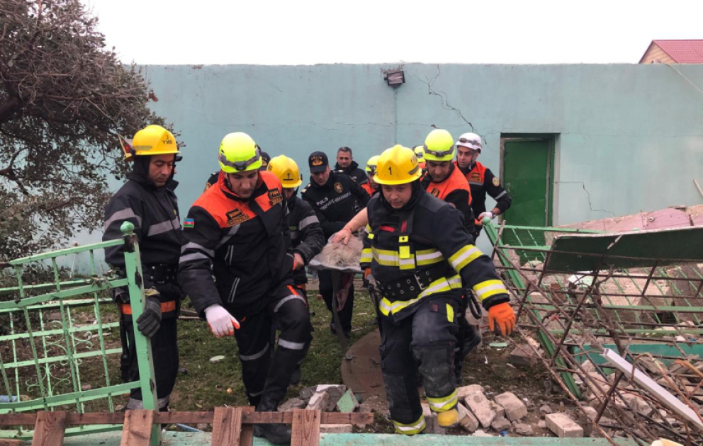 В результате взрыва в Новханы пострадали два человека ОБНОВЛЕНО ВИДЕО