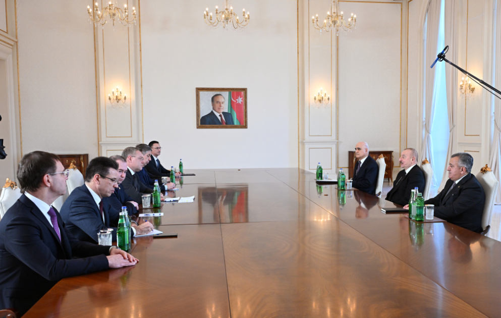 Präsident Ilham Aliyev empfängt Gouverneur für Astrachan VIDEO