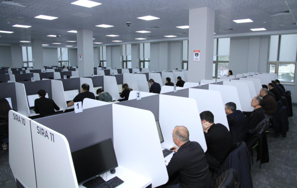 Vəkilliyə qəbul üzrə keçirilən test imtahanında 240 namizəd uğur qazanıb YENİLƏNİB VİDEO