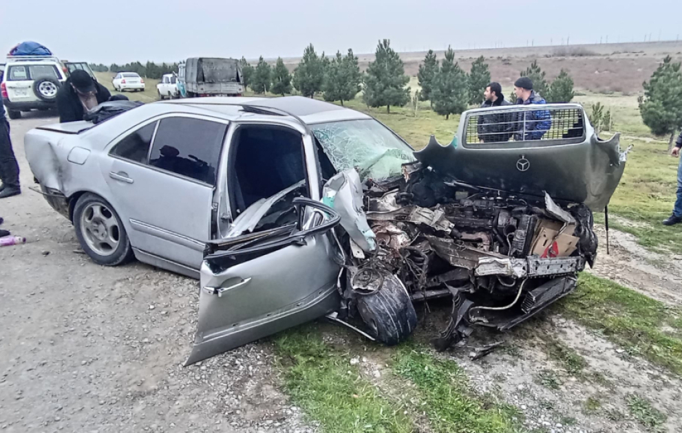 Hacıqabulda traktorla avtomobil toqquşub, yaralılar var VİDEO