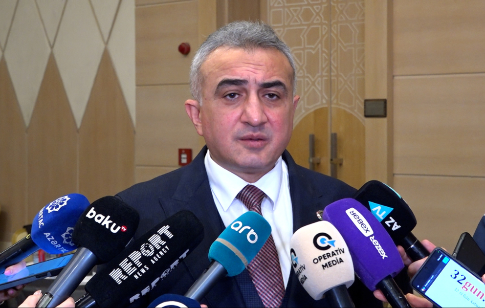 Anar Bağırov: Peşəsinə xəyanət edən şəxslərin vəkil kimi fəaliyyət göstərməsi yolverilməzdir VİDEO