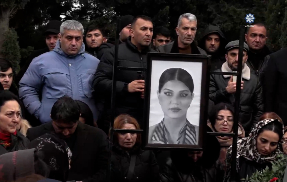 Təyyarə qəzasında həlak olan üç ekipaj üzvü II Fəxri xiyabanda dəfn olunub VİDEO