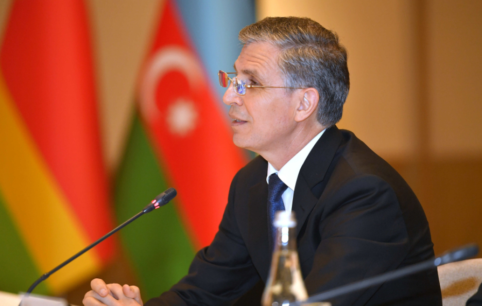 Zahid Oruc: Reyunyon qlobal güclərin əlində nüvə silahı üçün plasdarmdır VİDEO