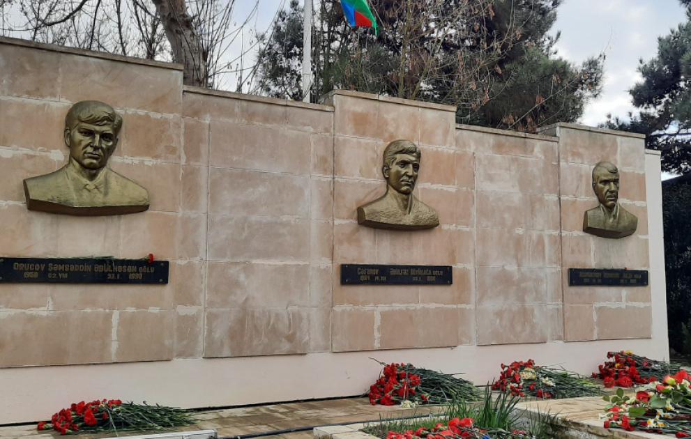 “Hərbçilər qardaşımın barmağını kəsib nişan üzüyünü götürmüşdülər” - Neftçalanın Qara Yanvarı VİDEO
