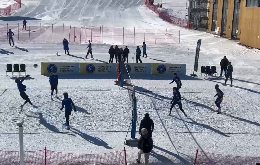 В Азербайджане впервые пройдет чемпионат страны по волейболу на снегу ВИДЕО