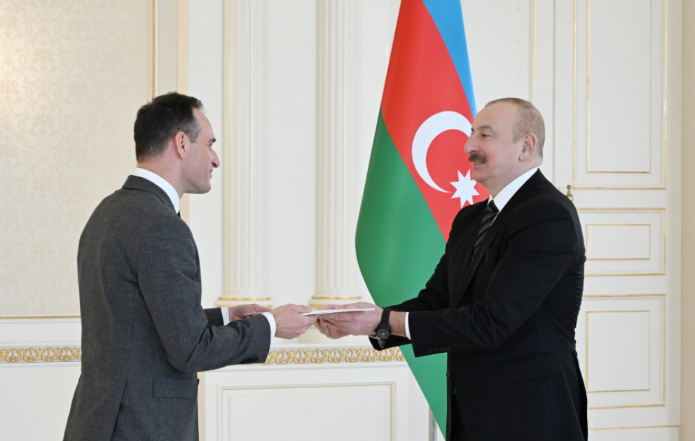 Präsident Ilham Aliyev empfängt neuen slowenischen Botschafter zur Übergabe seines Beglaubigungsschreibens AKTUALISIERT VIDEO