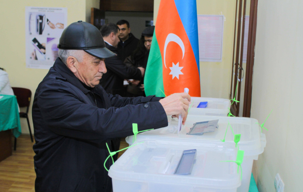 Gəncədə bələdiyyə seçkiləri 4 DSK üzrə 158 məntəqədə keçirilir VİDEO