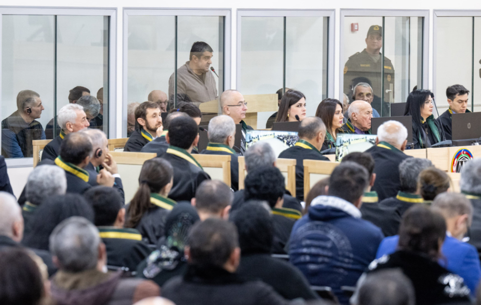 Azərbaycan xalqına qarşı çoxsaylı cinayətlərin törədilməsində təqsirləndirilən erməniəsilli şəxslərin məhkəməsi davam etdirilir VİDEO