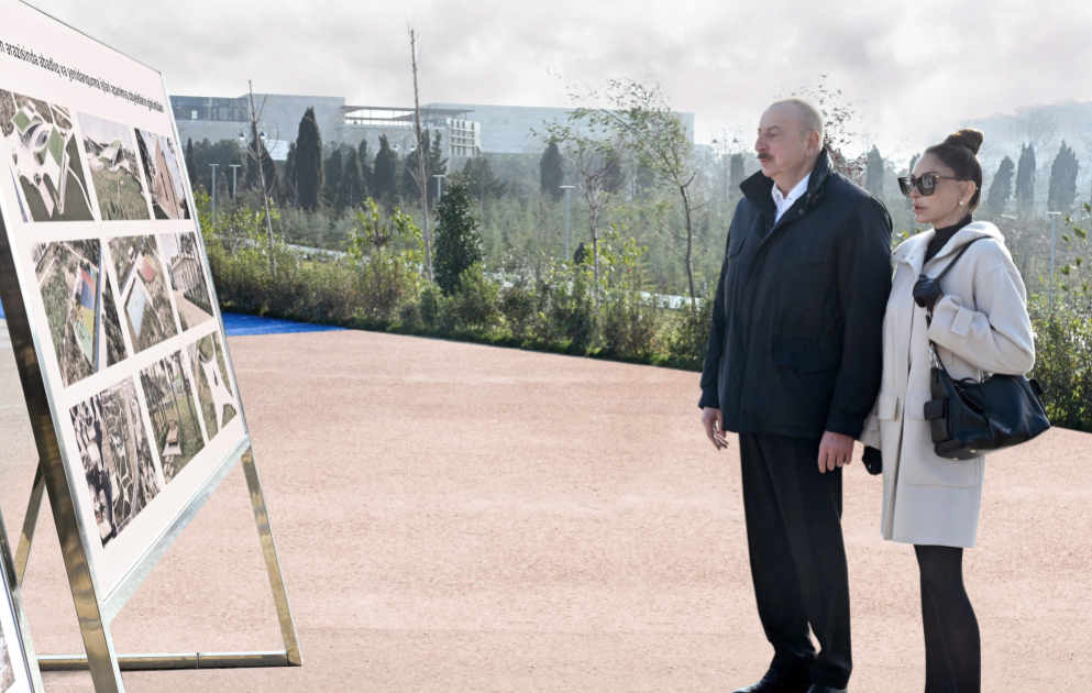 Präsident Ilham Aliyev weiht neuen Park in der Nähe der U-Bahn-Station „Ganjlik“ in Baku ein VIDEO