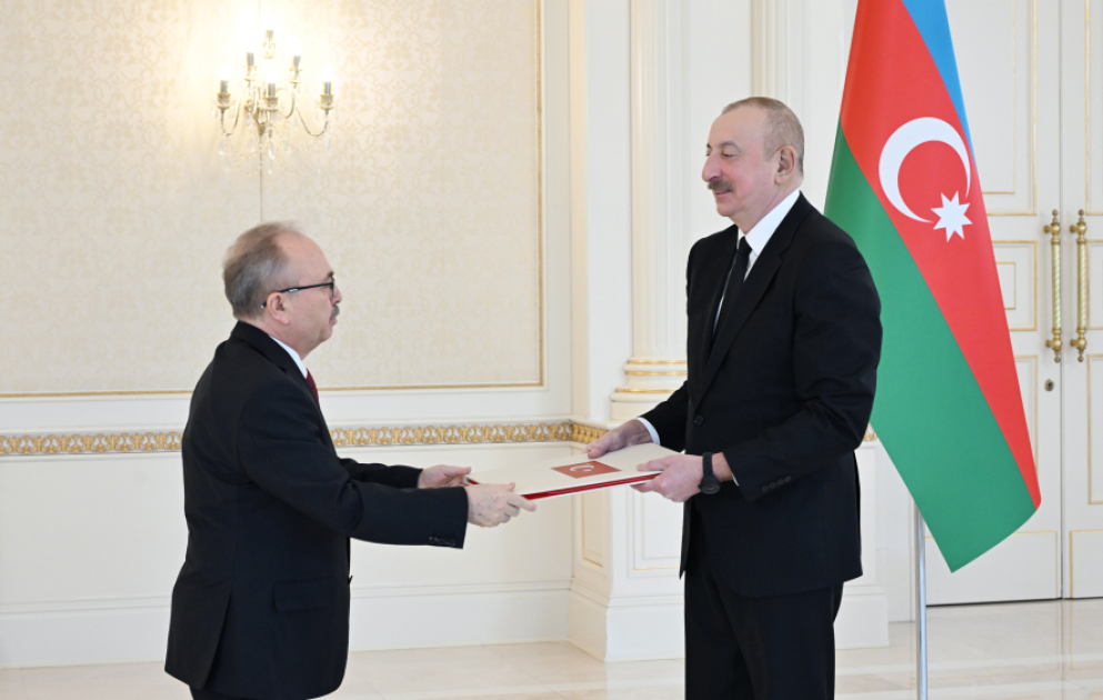 Le président de la République reçoit les lettres de créance du nouvel ambassadeur de Türkiye en Azerbaïdjan MIS A JOUR  VIDEO