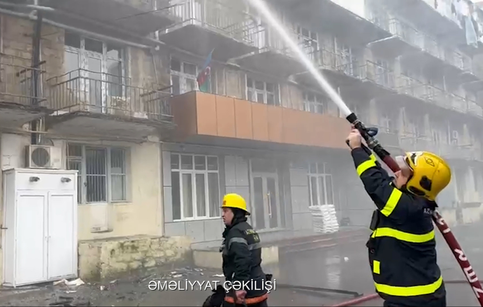 Nərimanov rayonunda beşmərtəbəli binada baş vermiş yanğın qısa müddətdə söndürülüb VİDEO