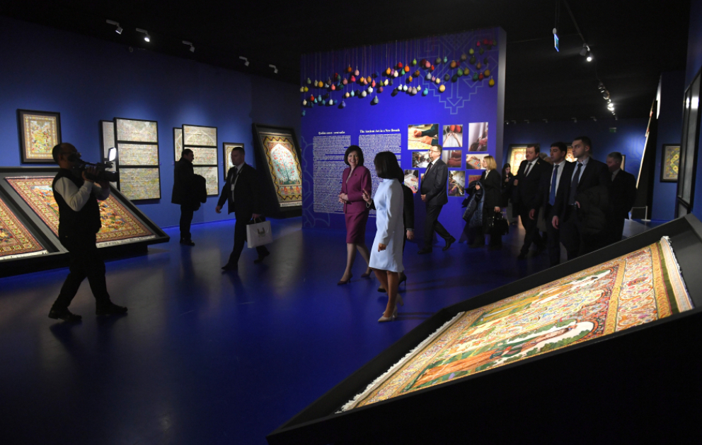 Speaker of Belarusian parliament visits Heydar Aliyev Center in Baku VIDEO