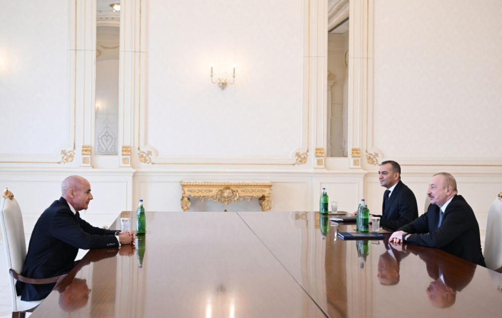 Präsident Ilham Aliyev empfängt den Präsidenten der Internationalen Ski- und Snowboard-Föderation VIDEO
