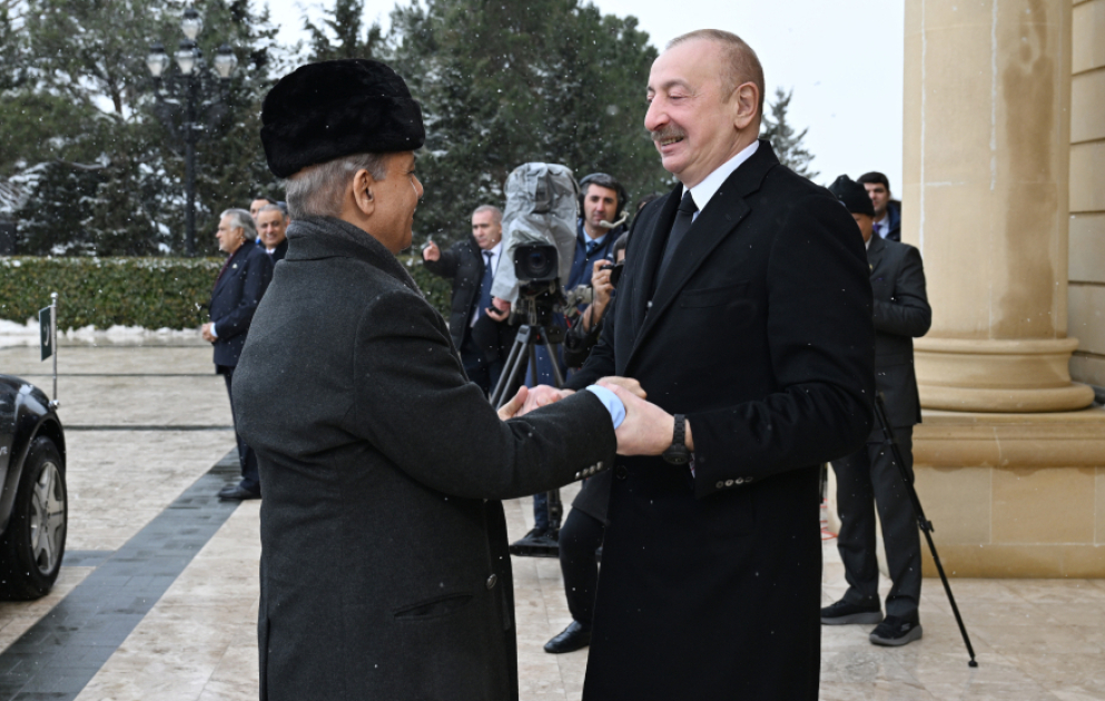Bakou : Cérémonie d’accueil officiel du Premier ministre pakistanais Shehbaz Sharif VIDEO