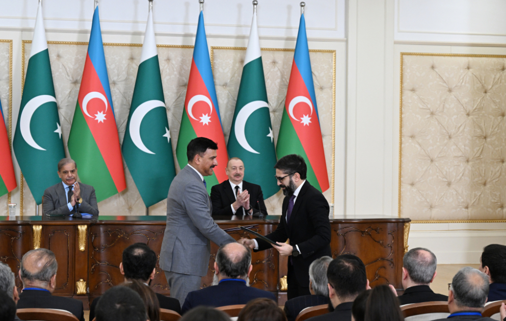 Azerbaijan and Pakistan exchanged signed documents VIDEO