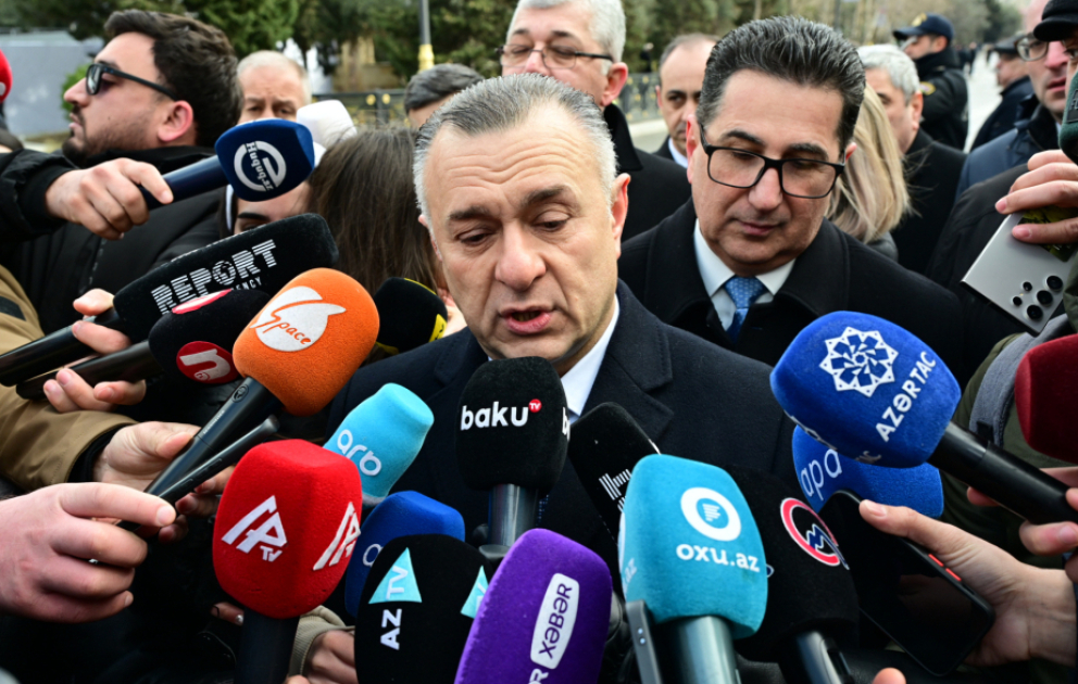 Plastik cərrahiyyə ilə məşğul olmaq icazəsi verilən mütəxəssislərin siyahısı Səhiyyə Nazirliyinin saytında təqdim olunacaq VİDEO