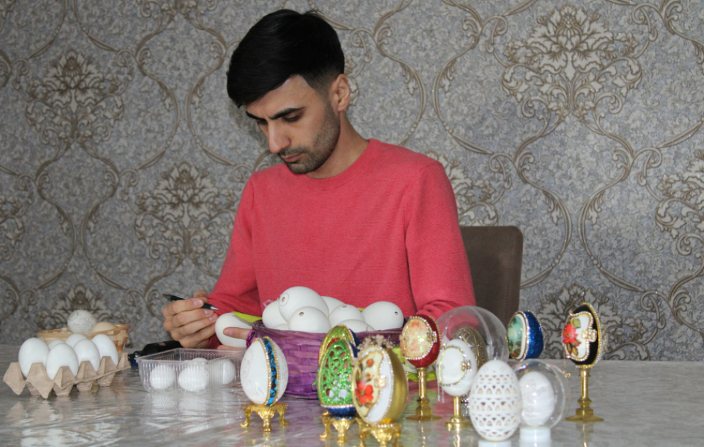 Ördək, qaz və dəvəquşu yumurtasından manikür aləti ilə hazırlanan suvenirlər - Xaçmazdan reportaj VİDEO