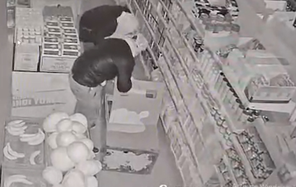 Polis marketlərdən 50 min manat dəyərində oğurluq edən şəxsləri saxlayıb VİDEO