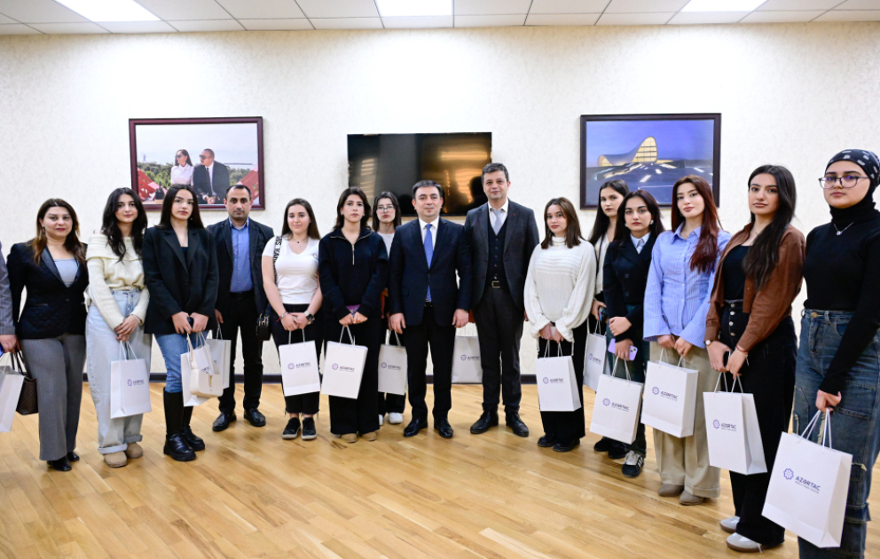 Bakı Dövlət Universitetinin Jurnalistika fakültəsinin rəhbərliyi və bir qrup tələbəsi AZƏRTAC-da olub VİDEO