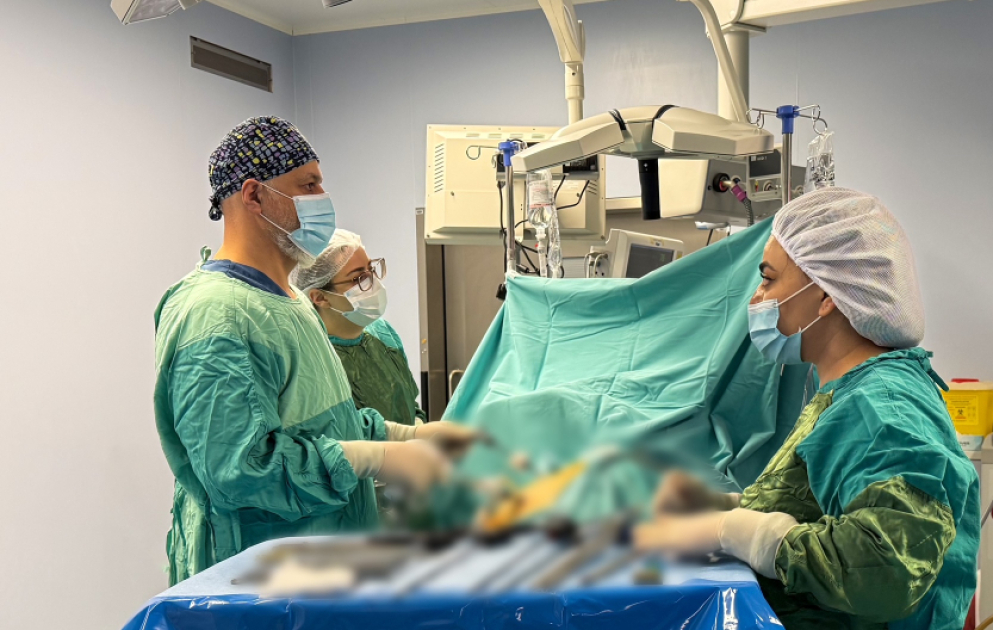 Yeni Klinikada ilk dəfə canlıdan-canlıya böyrək transplantasiyası əməliyyatı həyata keçirilib VİDEO