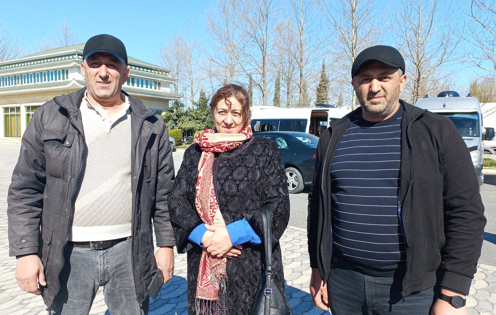 Növbəti köç karvanı Həsənriz kəndinə çatıb YENİLƏNİB  VİDEO