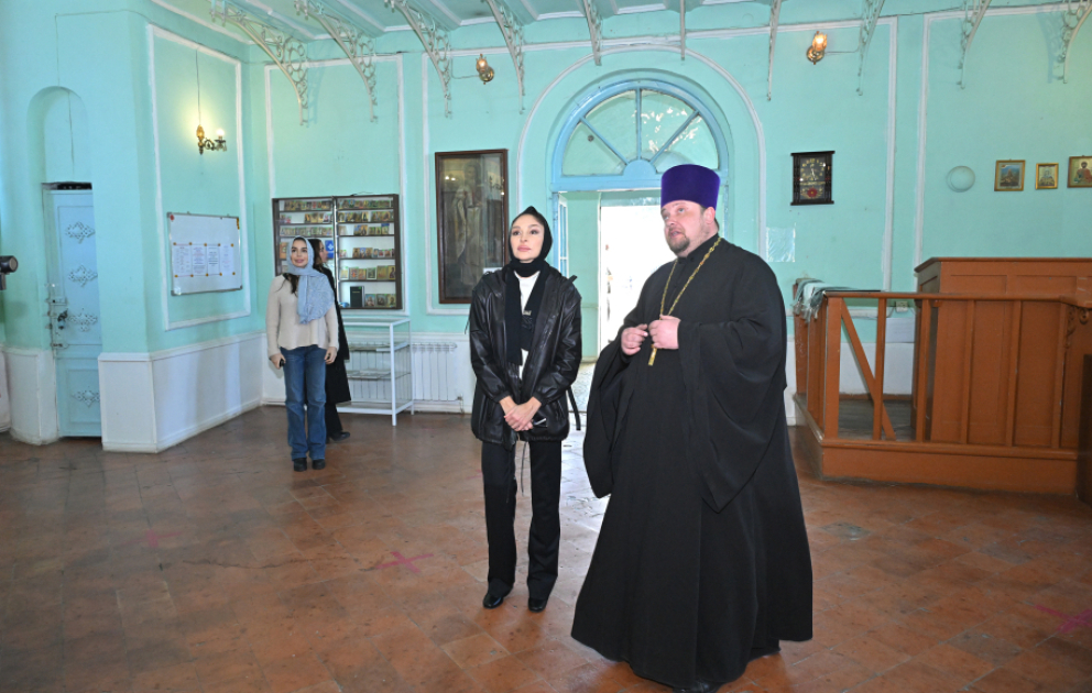 Mehriban Aliyeva visite l’Eglise orthodoxe russe Alexandre Nevsky à Gandja VIDEO