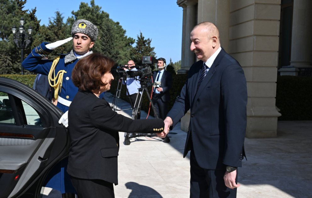 Şimali Makedoniya Prezidenti Qordana Silyanovska-Davkovanın rəsmi qarşılanma mərasimi olub VİDEO