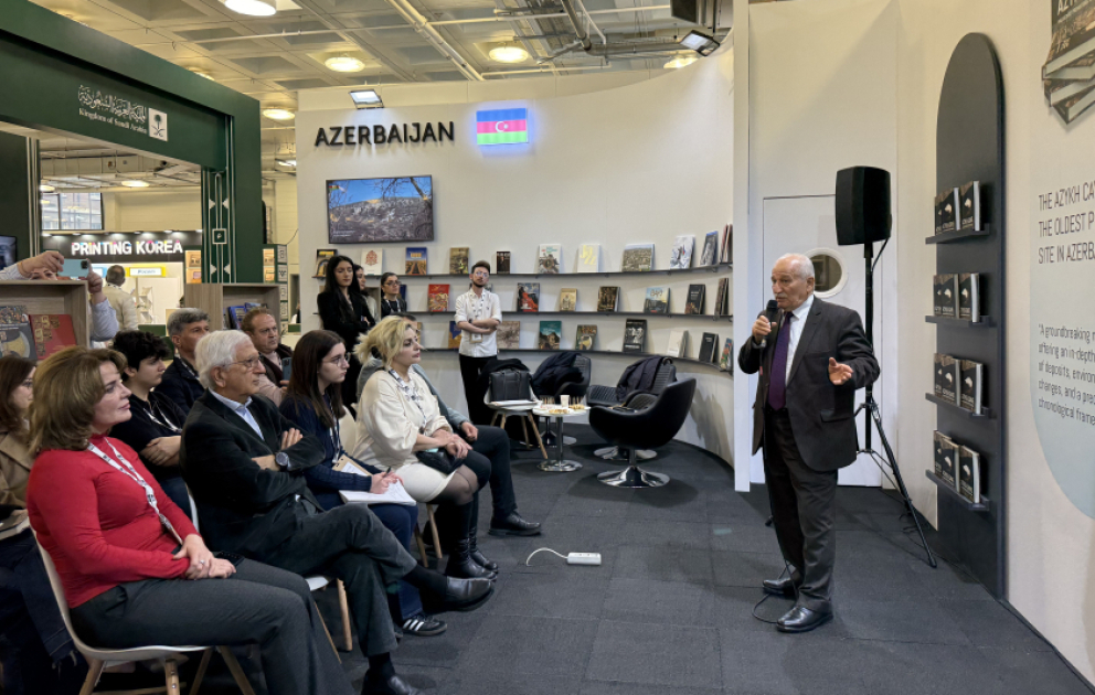 Londonda “Azıx mağarası - Azərbaycan ərazisində ən qədim yaşayış məskəni” kitabının təqdimatı keçirilib VİDEO