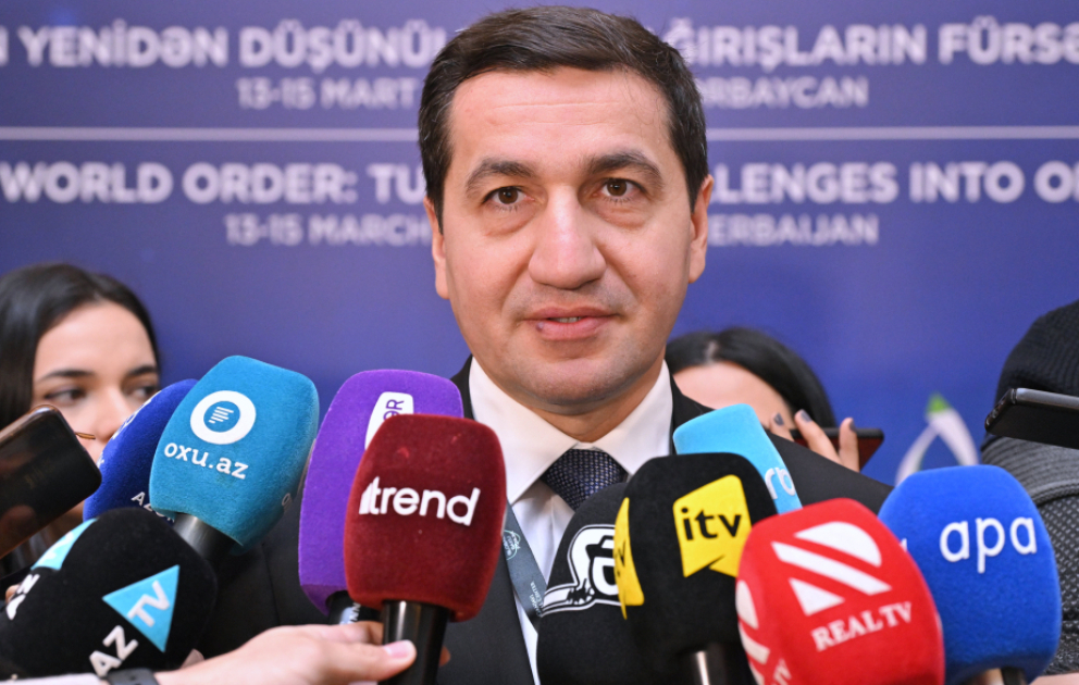 Hikmat Hajiyev: Armeniens territoriale Ansprüche auf Aserbaidschan bestehen weiterhin VIDEO