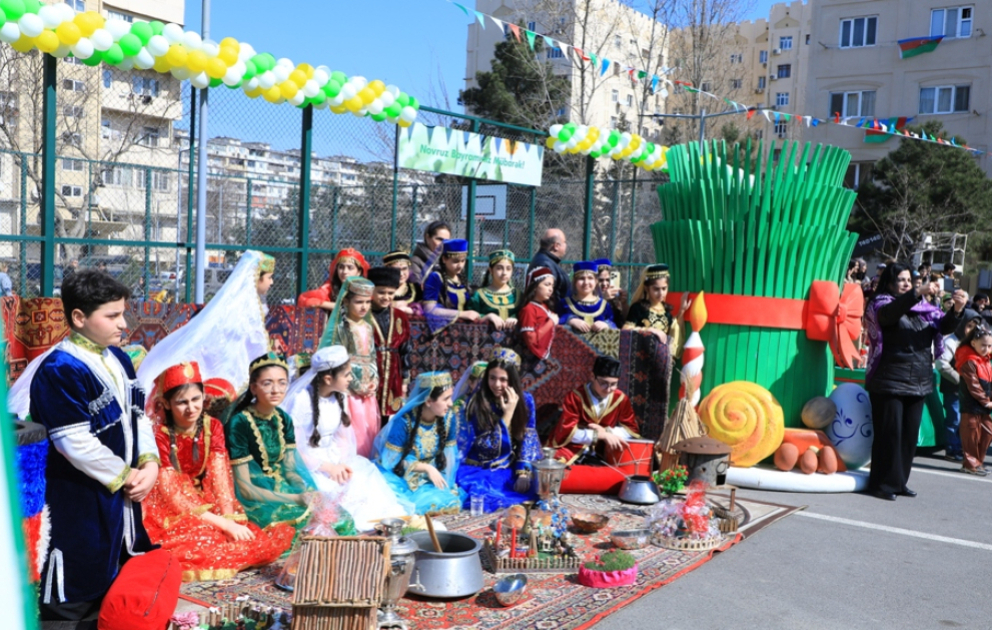 Bakının abad məhəllələrində Novruz şənlikləri keçirilir VİDEO