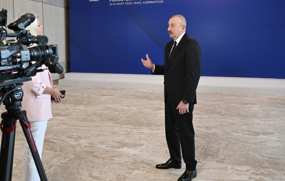 Le président Ilham Aliyev accorde une interview à la chaîne de télévision Euronews VIDEO