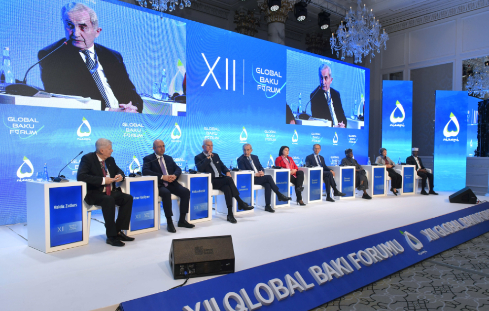 Qlobal Bakı Forumunda "Sülh-münaqişə sonrası yenidənqurma və regional sabitliyin bərpası" mövzusunda müzakirələr aparılıb VİDEO