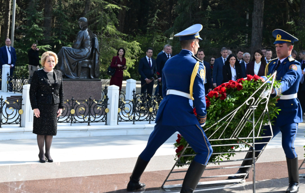 La présidente du Conseil de la Fédération de l’Assemblée fédérale russe visite l’Allée d’Honneur VIDEO