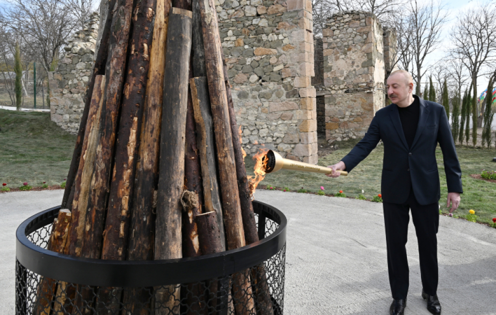 President Ilham Aliyev and First Lady Mehriban Aliyeva lit Novruz bonfire together with residents of Hasanriz village in Aghdara VIDEO