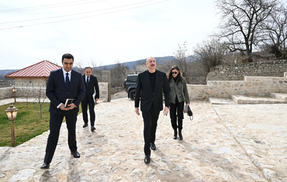 Prezident İlham Əliyev və birinci xanım Mehriban Əliyeva Şuşada bir sıra açılışlarda iştirak edib və aparılan tikinti işləri ilə tanış olublar YENİLƏNİB VİDEO